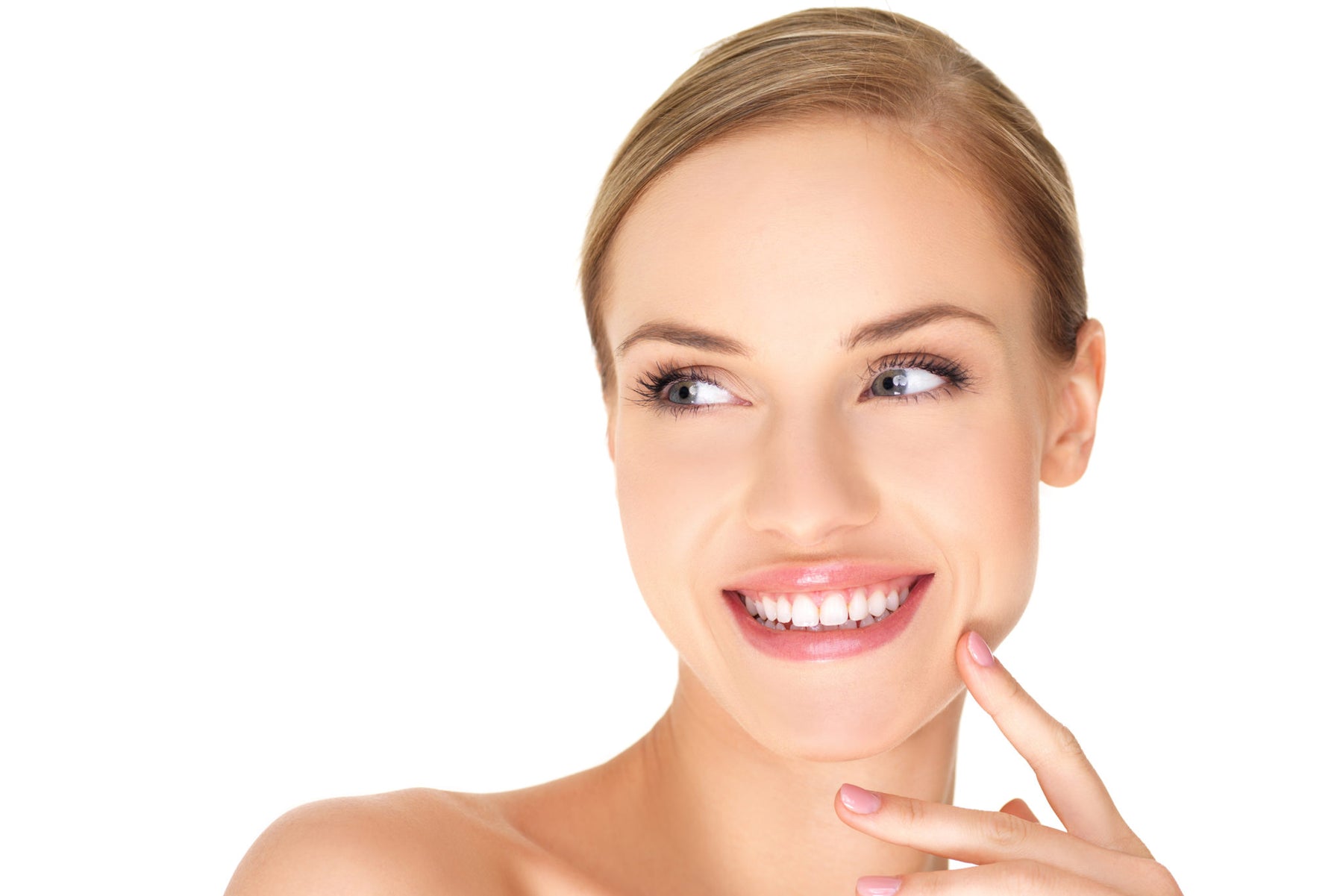 6 ways to whiten your teeth naturally at home